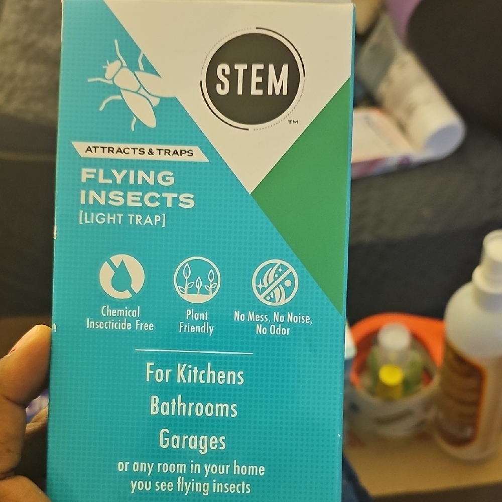 STEM Blue and White Insect Trap - Picture 3 of 5